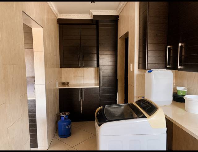 3 BEDROOM HOUSE FOR SALE IN VANDERBIJLPARK SE 6